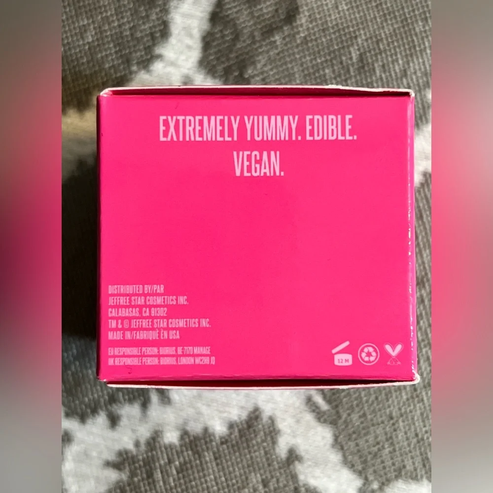 Jeffree Star Cosmetics Velour Lip Scrub - Cherry Soda